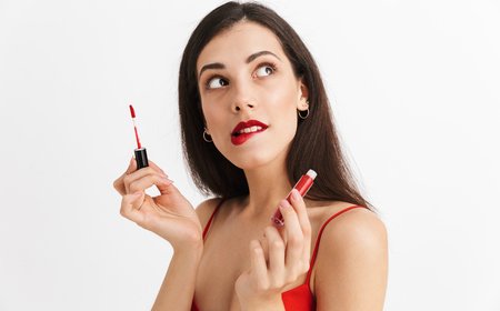 Subtle Art of keeping the lipstick on