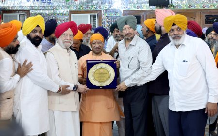 Uttar Pradesh Chief Minister Welcomes and Participates in Sacred Guru Charan (Joda Sahib) Yatra