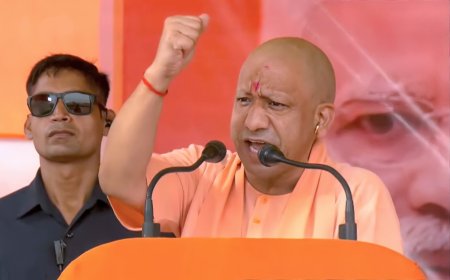 Chief Minister Reviews Preparations for Dev Deepawali-2025 in Varanasi