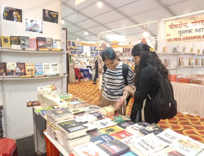 Kanpur Book Fair 2025: A Grand Celebration of Literature, Unity, and the Legacy of Dr. Mahalka Ejaz Siddiqui!