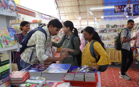 Lucknow Book Fair: Young Readers Drawn to Bhagat Singh’s Radical Ideas