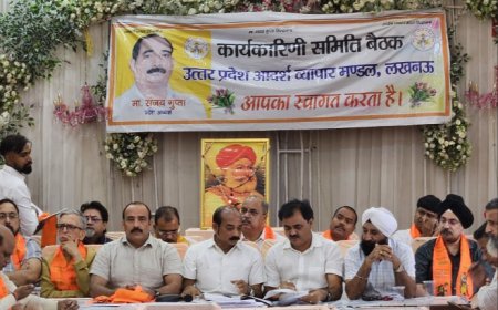 Executive Committee Meeting of Uttar Pradesh Adarsh Vyapar Mandal Held 