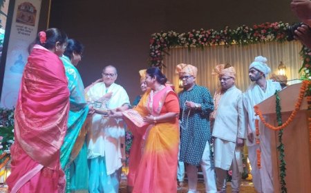 "Gurudev Tumko Sau-Sau Naman" Echoes at Indira Gandhi Pratishthan 