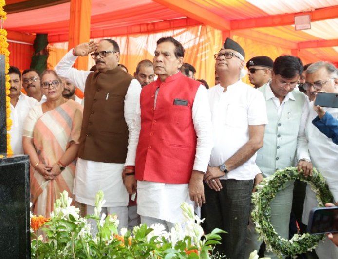 Tribute paid to immortal martyrs on Kargil Vijay Diwas, families of martyrs and Veer Naris honored
