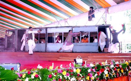 Chief Minister witnesses theatrical presentation based on Kakori