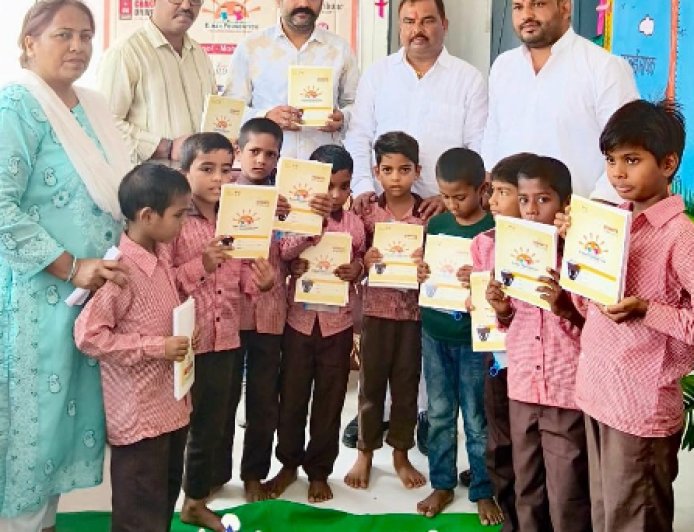 Educational Material Distribution Held Under Kiran Foundation's "Ek Paudha Maa Ke Naam" Campaign