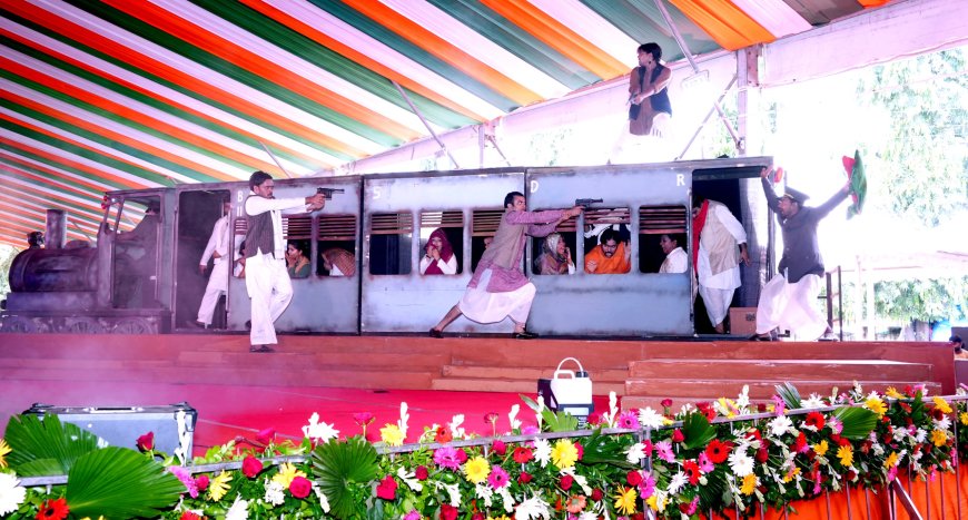 Chief Minister witnesses theatrical presentation based on Kakori